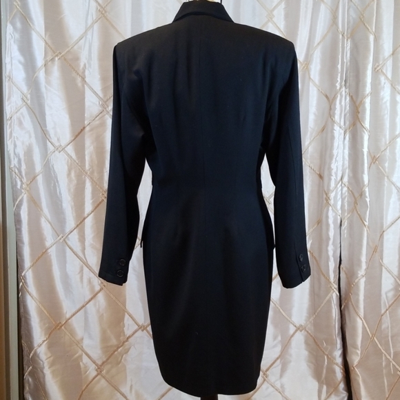 Versace Update Gorgeous Women's Black Coat - Picture 6 of 8